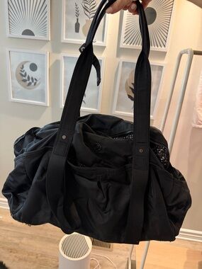 Lulu lemon duffle